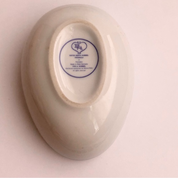 Hummel Porcelain trinket box egg shaped vintage
Easter basket Sister Berta - Picture 7 of 7